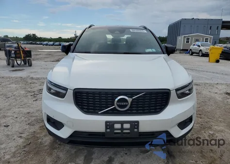 2022 Volvo Xc40 T5 R-Design z USA, uszkodzony, nr VIN YV4162UM6N2731486